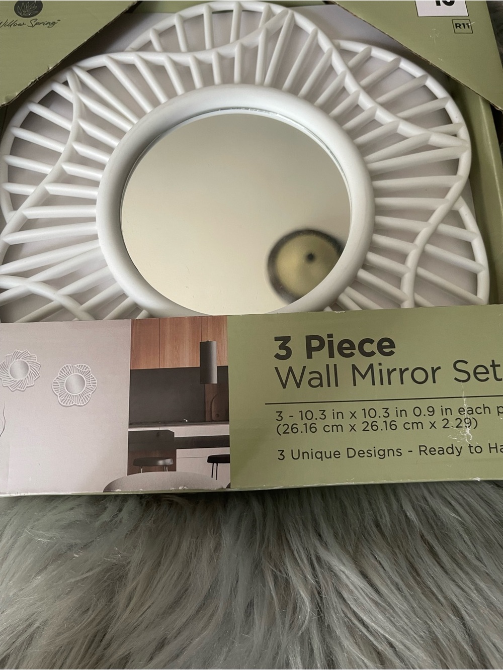 New 3 piece Wall mirror set - white NIB
Brand new.